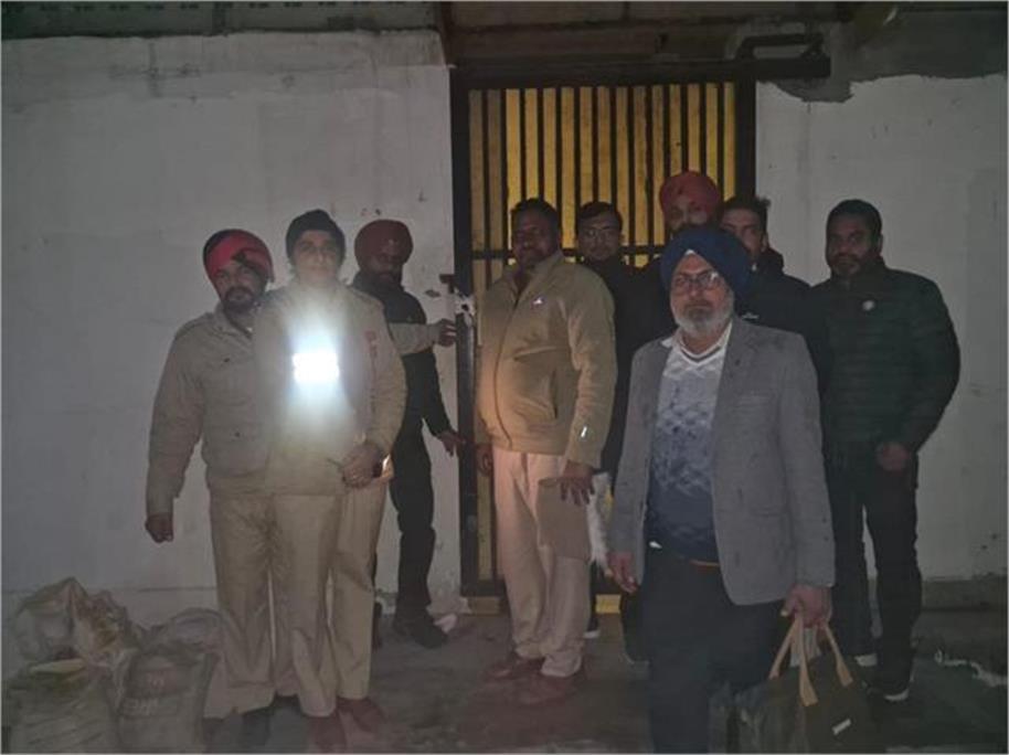 Bathinda News: अवैध दवा फैक्ट्री पर स्वास्थ्य विभाग का छापा, प्रतिबंधित दवाएं जब्त; जानें कैसे चल रहा था मौत का काला कारोबार