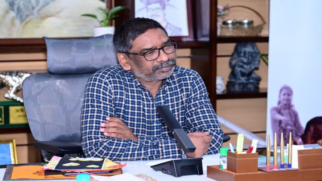 सीएम हेमंत सोरेन के विदेश दौरे पर सियासत तेज, बीजेपी के सवाल पर जेएमएम ने किया पलटवार