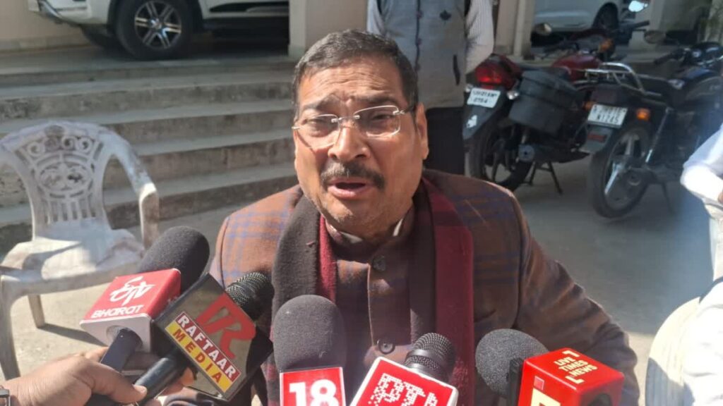 झारखंड में कानून व्यवस्था पर बोले सांसद दीपक प्रकाश, कहा- नहीं संभल रहा तो हेमंत सरकार दे इस्तीफा