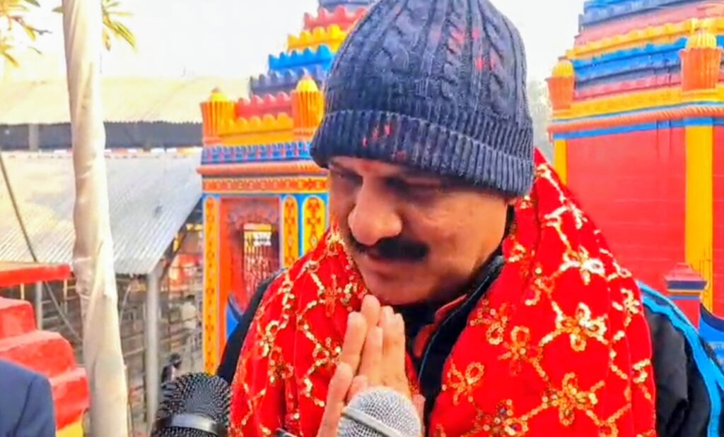 Navy Chief Visit Rajrappa: नौसेना प्रमुख ने किए मां छिन्नमस्तिके के दर्शन, बोले— भारत की सुरक्षा अभेद्य Rajrappa Temple News: नौसेना प्रमुख ने किए मां छिन्नमस्तिके के दर्शन, देश की सुरक्षा पर दिया बड़ा बयान