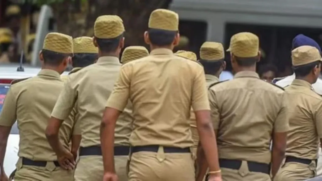 छत्तीसगढ़ में रूह कंपा देने वाली वारदात! महिला ने मांगी लिफ्ट, आरोपी घर ले जाकर साड़ी से घोंटा गला; जंगल में जला दी लाश