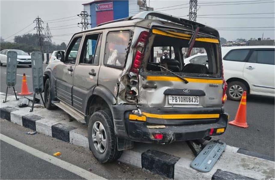 Ludhiana Road Accident: लुधियाना में भीषण सड़क हादसा; PRTC बस और कार की जोरदार भिड़ंत, वाहन के उड़े परखच्चे