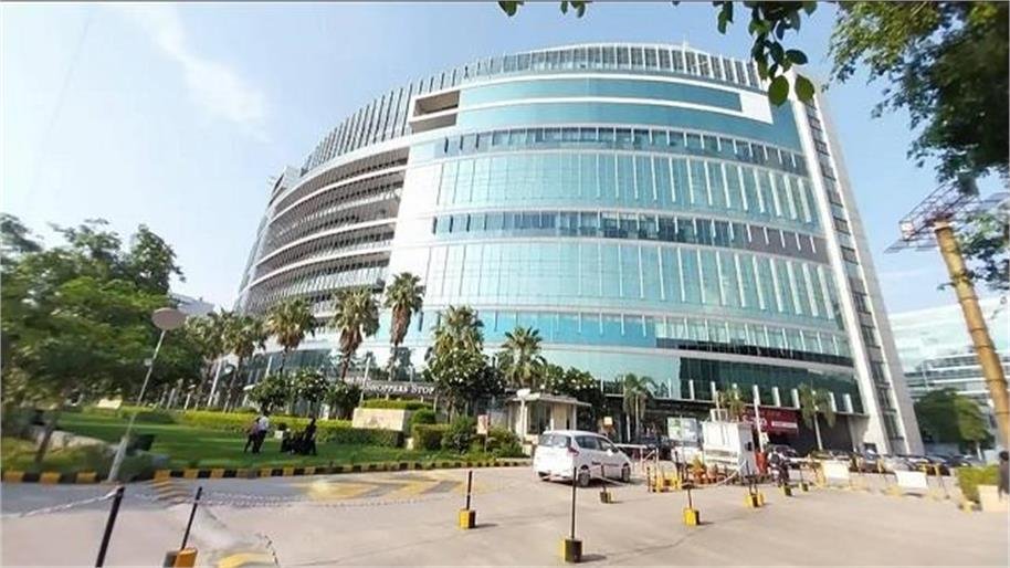 Shocking Incident: मैनेजर ने 8वीं मंजिल से कूदकर दी जान! मौत या आत्महत्या? संदिग्ध परिस्थितियों ने उलझाई पुलिस की गुत्थी