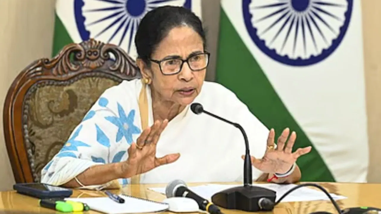West Bengal Update: बंगाल के युवाओं और किसानों की चांदी! ममता सरकार देगी हर महीने भत्ता, जानें कैसे और कहाँ करना होगा आवेदन