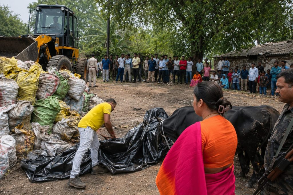 "बाघमारा की कांटा पहाड़ी में CISF की नजर के सामने अवैध कोयला! विधायक रागिनी सिंह ने खोला भू-धसान और माफिया का कनेक्शन!"