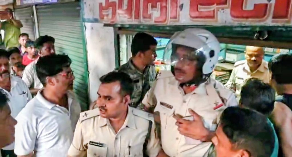 मारो सालों को..." के नारे से भड़की भीड़! नईसराय हिंसा में नामजद FIR