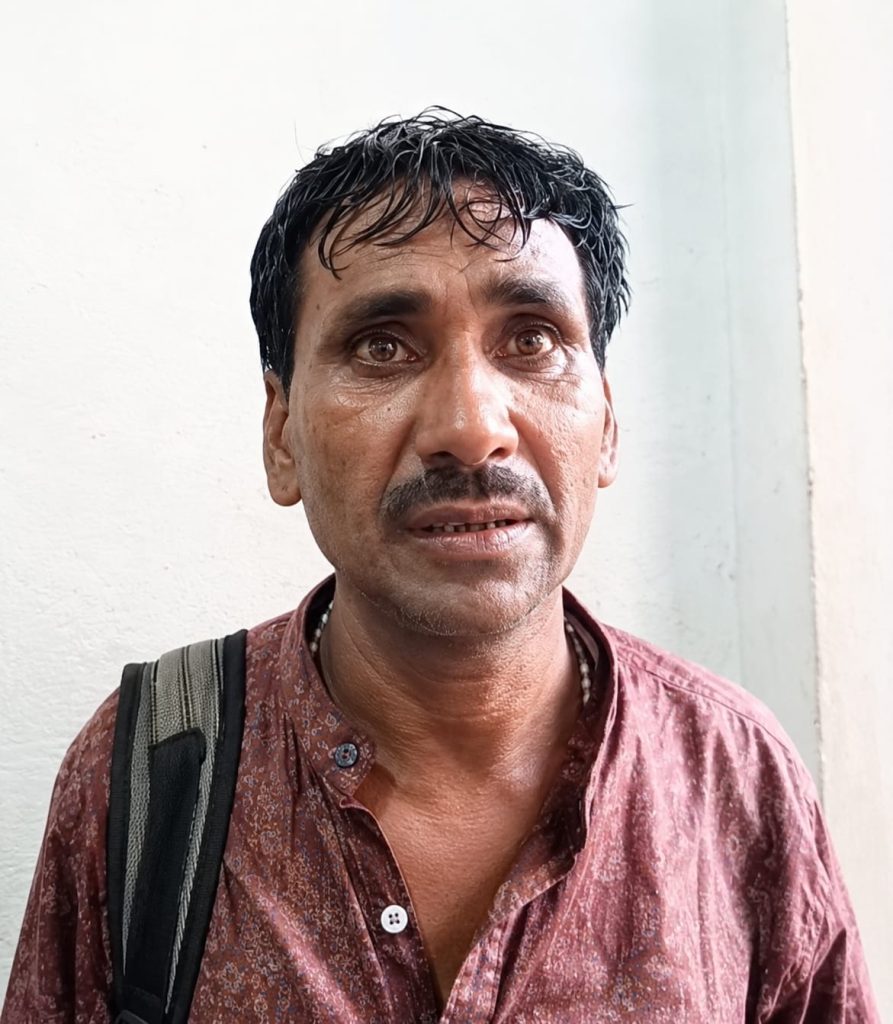 देवघर बाबा बैद्यनाथ मंदिर में शादी का झांसा देकर युवक से लाखों के जेवर लेकर फरार होने की आरोपी युवती का सांकेतिक दृश्य।